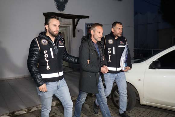 Adnan Oktar Ã¶rgÃ¼tÃ¼nÃ¼n firari kilit ismi Bodrumâda yakalandÄ±