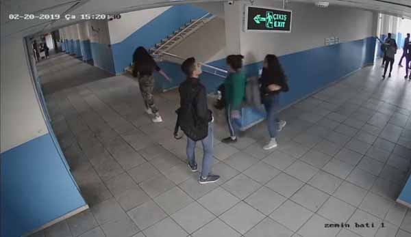 SÄ±nÄ±ftaki dehÅetin yeni gÃ¶rÃ¼ntÃ¼leri ortaya Ã§Ä±ktÄ±!