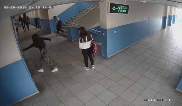 SÄ±nÄ±ftaki dehÅetin yeni gÃ¶rÃ¼ntÃ¼leri ortaya Ã§Ä±ktÄ±!