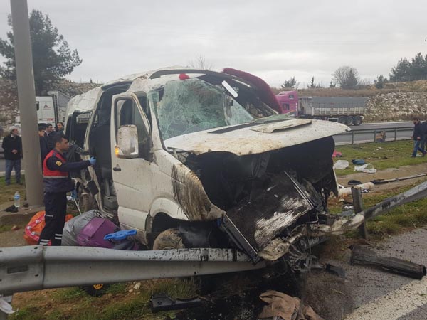 Mersinâde feci kaza: 1 Ã¶lÃ¼, 11 yaralÄ±