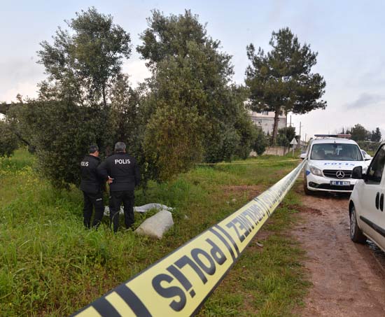 CansÄ±z bedeni bulundu! YanÄ±ndaki Ã§uvalÄ±n iÃ§ine baktÄ±lar...