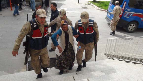 40 yÄ±llÄ±k eÅini uyurken keserle Ã¶ldÃ¼rmÃ¼ÅtÃ¼! FlaÅ geliÅme...