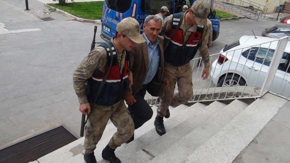 40 yÄ±llÄ±k eÅini uyurken keserle Ã¶ldÃ¼rmÃ¼ÅtÃ¼! FlaÅ geliÅme...