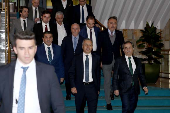 Ä°stanbul Valisi Ali Yerlikaya, Ä°BB BaÅkan VekilliÄi gÃ¶revine baÅladÄ±
