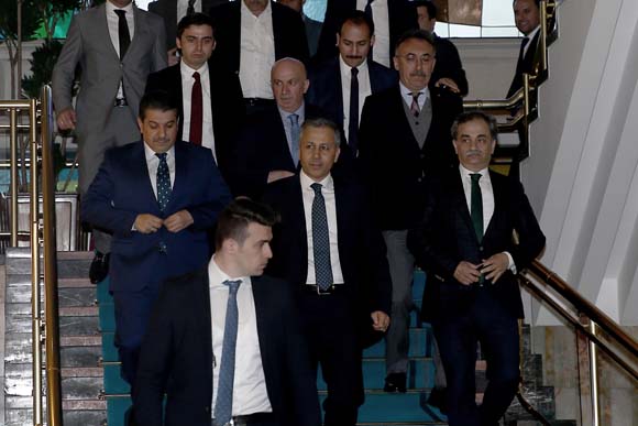 Ä°stanbul Valisi Ali Yerlikaya, Ä°BB BaÅkan VekilliÄi gÃ¶revine baÅladÄ±