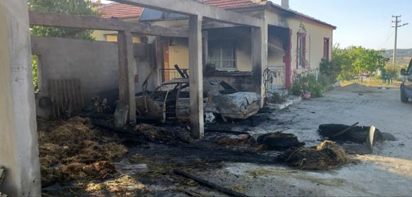 Eski koca dehÅeti! BÄ±Ã§akladÄ±, av tÃ¼feÄiyle vurdu ve evi ateÅe verdi...