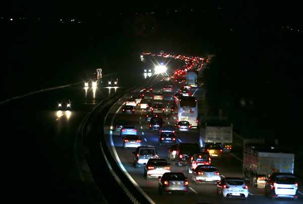 70 kilometrelik kuyruk oluÅtu! Havadan bÃ¶yle gÃ¶rÃ¼ntÃ¼lendi