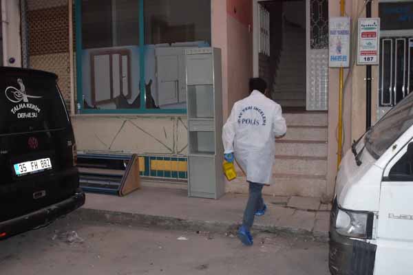 Ä°zmir'de baba dehÅet saÃ§tÄ±! Ä°ki kÄ±zÄ±nÄ± av tÃ¼feÄiyle vurdu