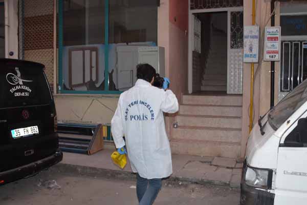 Ä°zmir'de baba dehÅet saÃ§tÄ±! Ä°ki kÄ±zÄ±nÄ± av tÃ¼feÄiyle vurdu