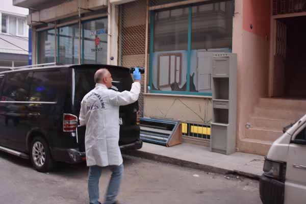 Ä°zmir'de baba dehÅet saÃ§tÄ±! Ä°ki kÄ±zÄ±nÄ± av tÃ¼feÄiyle vurdu