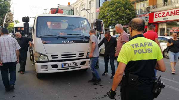 Annesinin elini bÄ±rakÄ±nca vinÃ§ Ã§arptÄ±