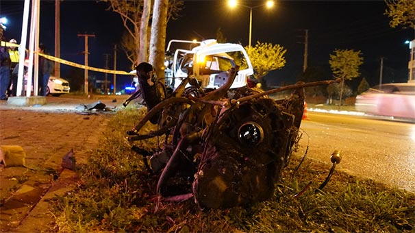 Bursa'da feci kaza! Otomobil bu hale geldi